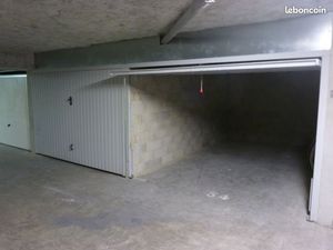 Grasse V.Hugo garage /box fermé et sécurisé