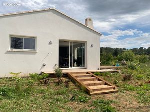 Belle maison récente avec dépendance et piscine