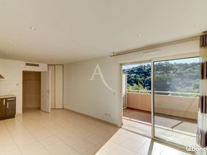 Studio 1 pièce 29 m²