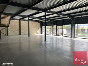 Local bureaux 662 m²