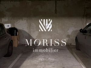 Parking/box 1 pièce 11 m²