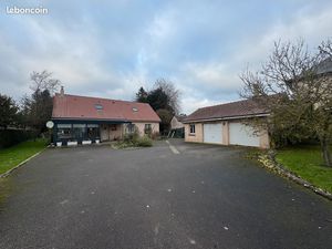 Belle propriete avec pature et batiment sur 4600 m2