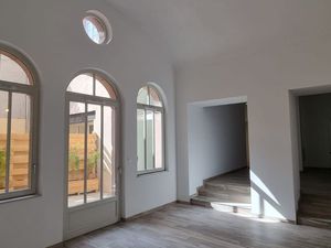 Superbe appartement T3 rénové avec terrasse en centre-ville de Colmar ?