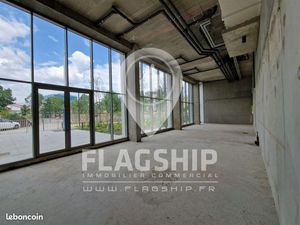 Boutique 109 m² IVRY SUR SEINE