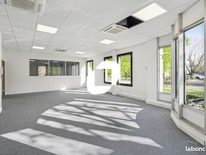 Bureau 340 m²
