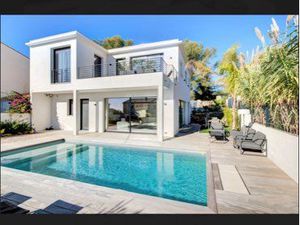 Chambre à louer dans villa