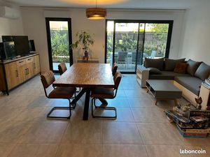 Grand T4 standing 118m2 piscine garage parking superbe exterieur