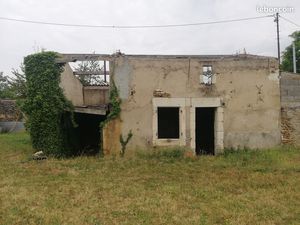 Petite maison en ruine