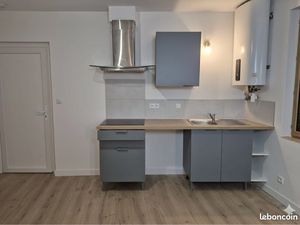 Studio entièrement refait de 25 m2