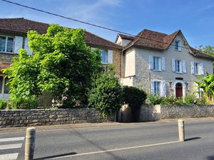 ENSEMBLE IMMOBILIER maison 250000+immeuble 5 appartements 180000