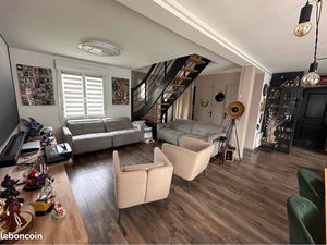 Maison 4 chambres à Frénouville avec jardin