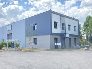 Local d'activité 583 m²