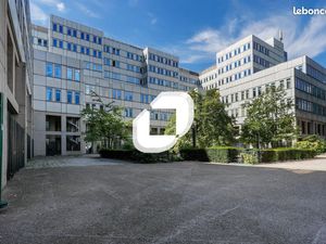 Bureau 2 321 m²