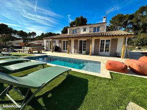 Magnifique Maison 167m2 - T7 / 6 Chambres – Ventabren – Piscine – Pétanque - Proche Aix-en