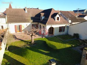 Maison 5 pièces 220 m²