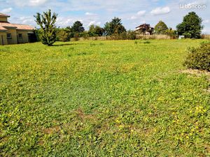 TERRAIN CONSTRUCTIBLE SUR LES HAUTEURS DE PERIGNAT sur ALLIER
