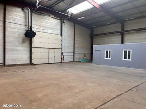 Local commercial 340 M2 + bureaux