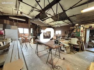 Local d'activité 150 m²