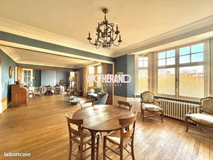 Appartement 6 pièces 166 m²