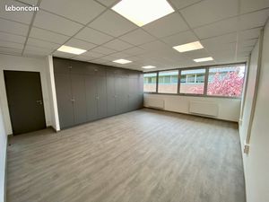 Bureau rénové de 15 à 23m2