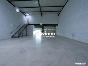 Local 360 m² Le Thillay