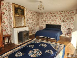 Maison de Maître avec Maison d’Amis Attenante  Dépendances et Vaste Terrain