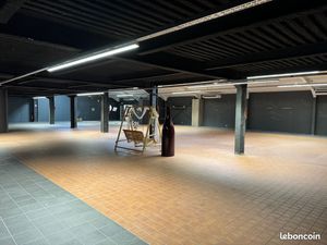 LOCAL ACTIVITÉ 900 m² - CARRELÉ  CLIMATISÉ  SÉCURISÉ - Bonson