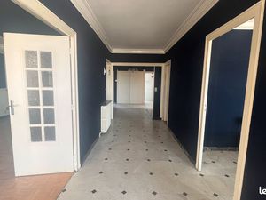 LOT IMMOBILIER: T4 avec excellent potentiel d'aménagement avec terrasse - petit T2 – parki