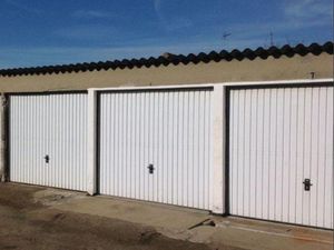 Box fermé à louer – 14 m² – Proche gare de Chelles