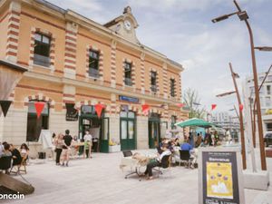 Boutique 141 m² LE MESNIL LE ROI