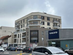 Local 170 m² Athis-Mons