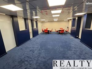 Local commercial 830 m²