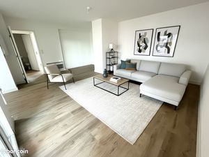 Appartement T3 en parfait état + garage boxés en sous-sol + cellier
