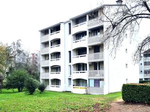 Apparemment 3 pièces