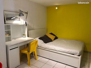 Studi meublé carré d'or proche metro foch