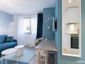 Studio décoré avec goût  entièrement rénové 22 m² calme