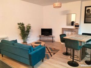 Appartement T2 rénové plein centre