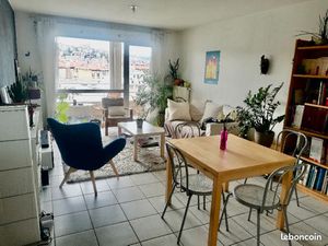 T3 de 77 m2 avec Terrasse et Garage Centre-ville