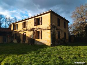Vends maison   corps de ferme plus terre