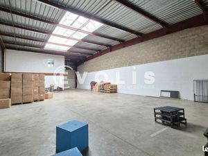 Local d'activité 349 m²