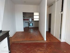 Spacieux T2 bis Les CARMES  rue des Polinaires