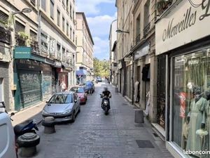 Commerce divers 100 m²