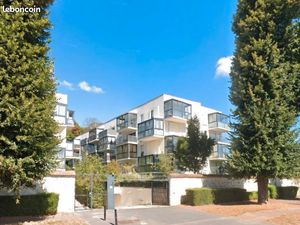 Place de parking Louvres