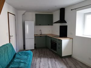 T2 en duplex  refait à neuf  meublé  location à l'année