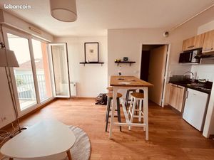 T2 cosy CHU tramway à 50 m