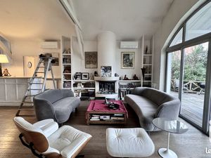 Loft/atelier/surface 8 pièces 243 m²