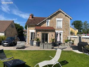 Maison rénovée avec dépendance indépendante