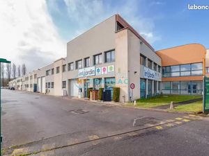 Local d'activité Emerainville