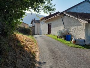 Corps de ferme avec 2 parcelles constructibles