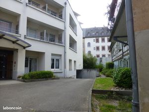 F2 Krutenau proche centre (rue du jeu de Paume) + Parking